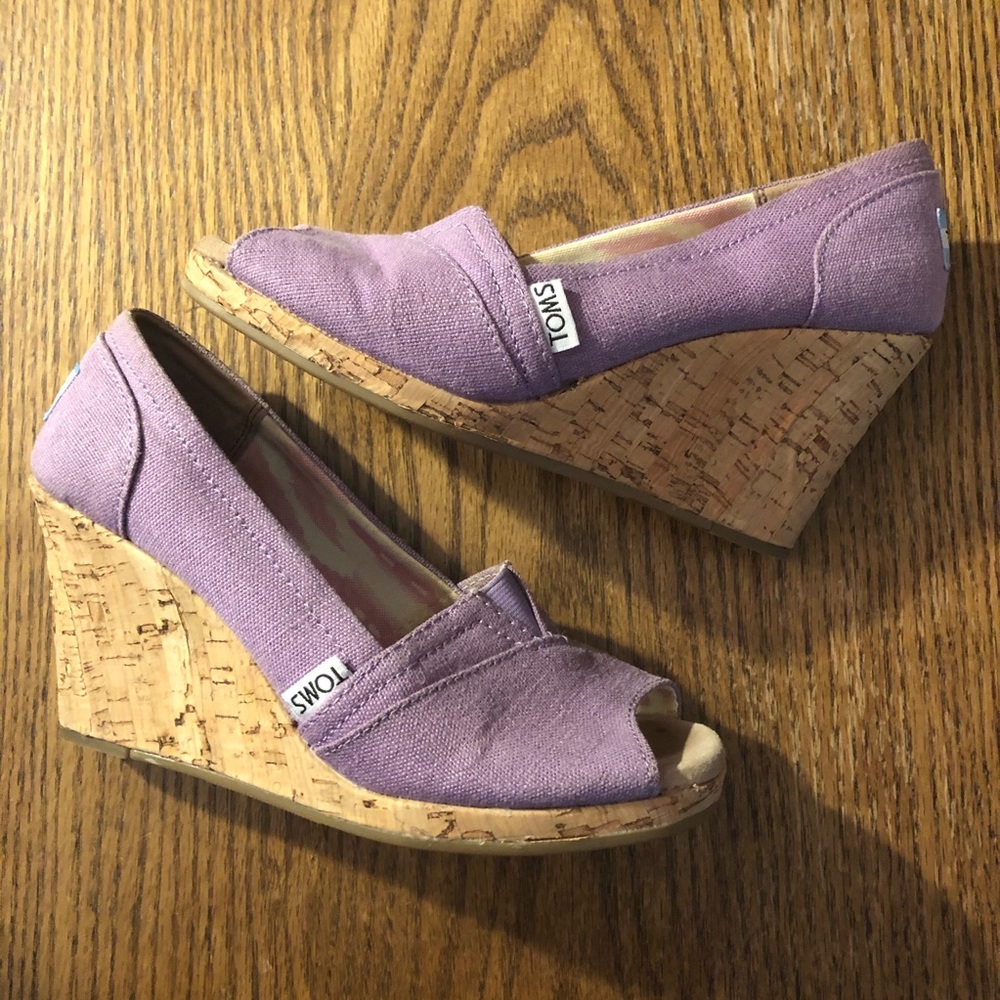 Toms size 6 purple canvas wedges